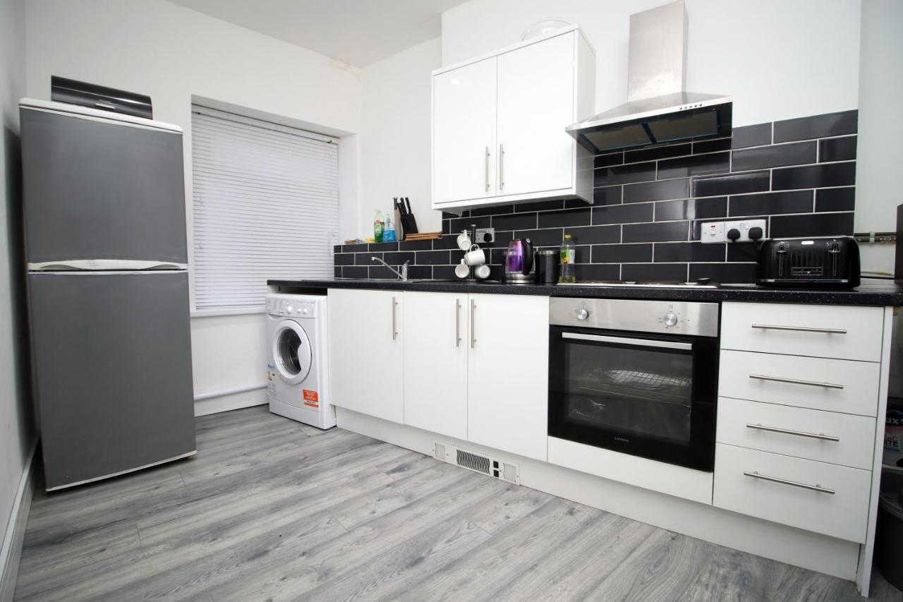 דירות Executive Style 2 Bed Flat In Bridgend F2 מראה חיצוני תמונה