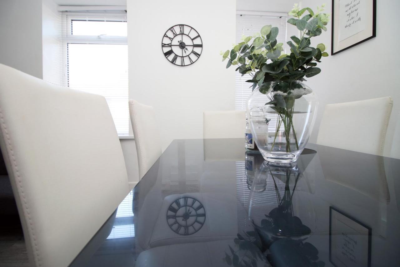דירות Executive Style 2 Bed Flat In Bridgend F2 מראה חיצוני תמונה